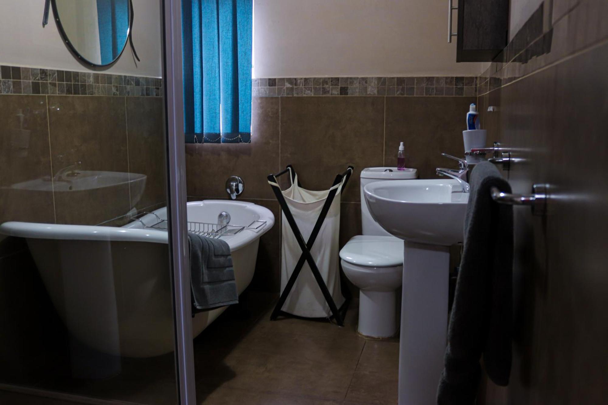 Blue Sparrow Guest House Мидделбург Экстерьер фото