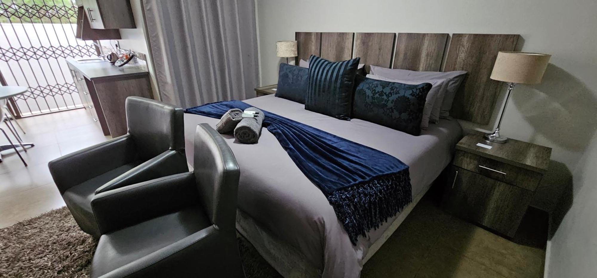 Blue Sparrow Guest House Мидделбург Экстерьер фото