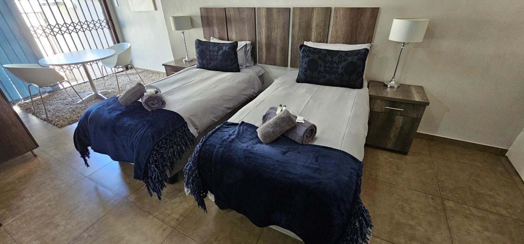 Blue Sparrow Guest House Мидделбург Экстерьер фото